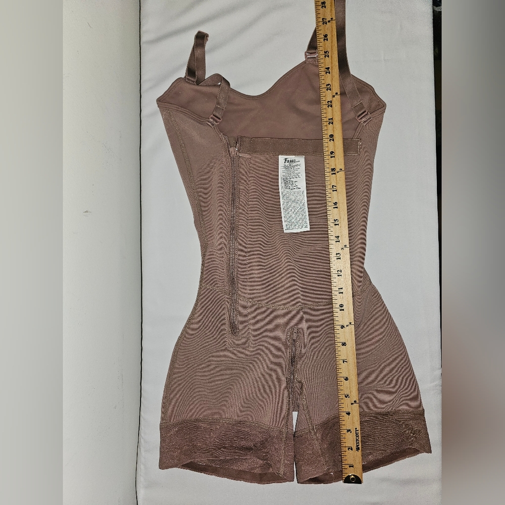 Brown Seamless Shapewear Bodysuit with Scoop Neckline Size L Brand DELIE